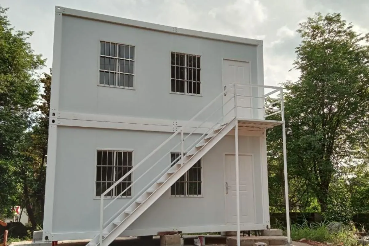 Strong and secure structure