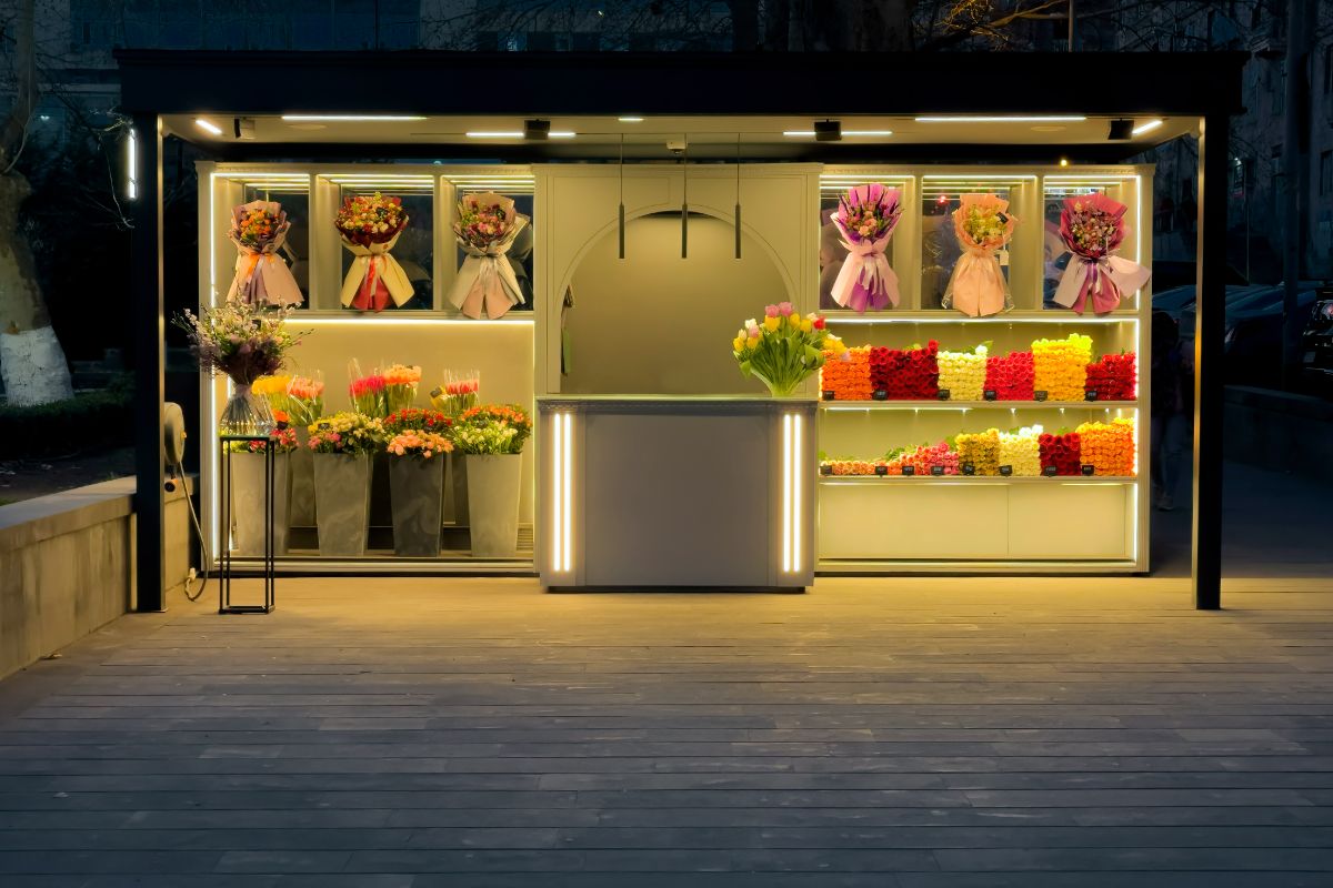 Pop-up retail shops or showrooms