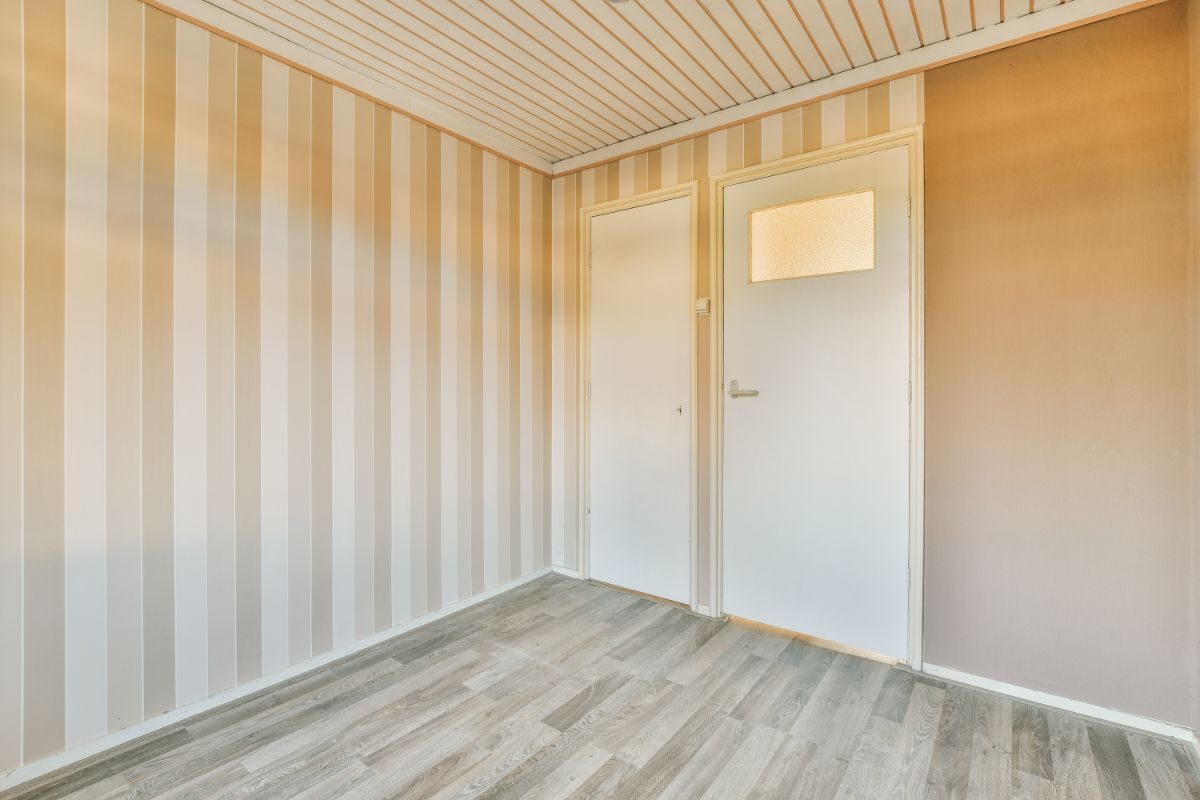 Cost Comparison of Container Van Office vs. Traditional Office 