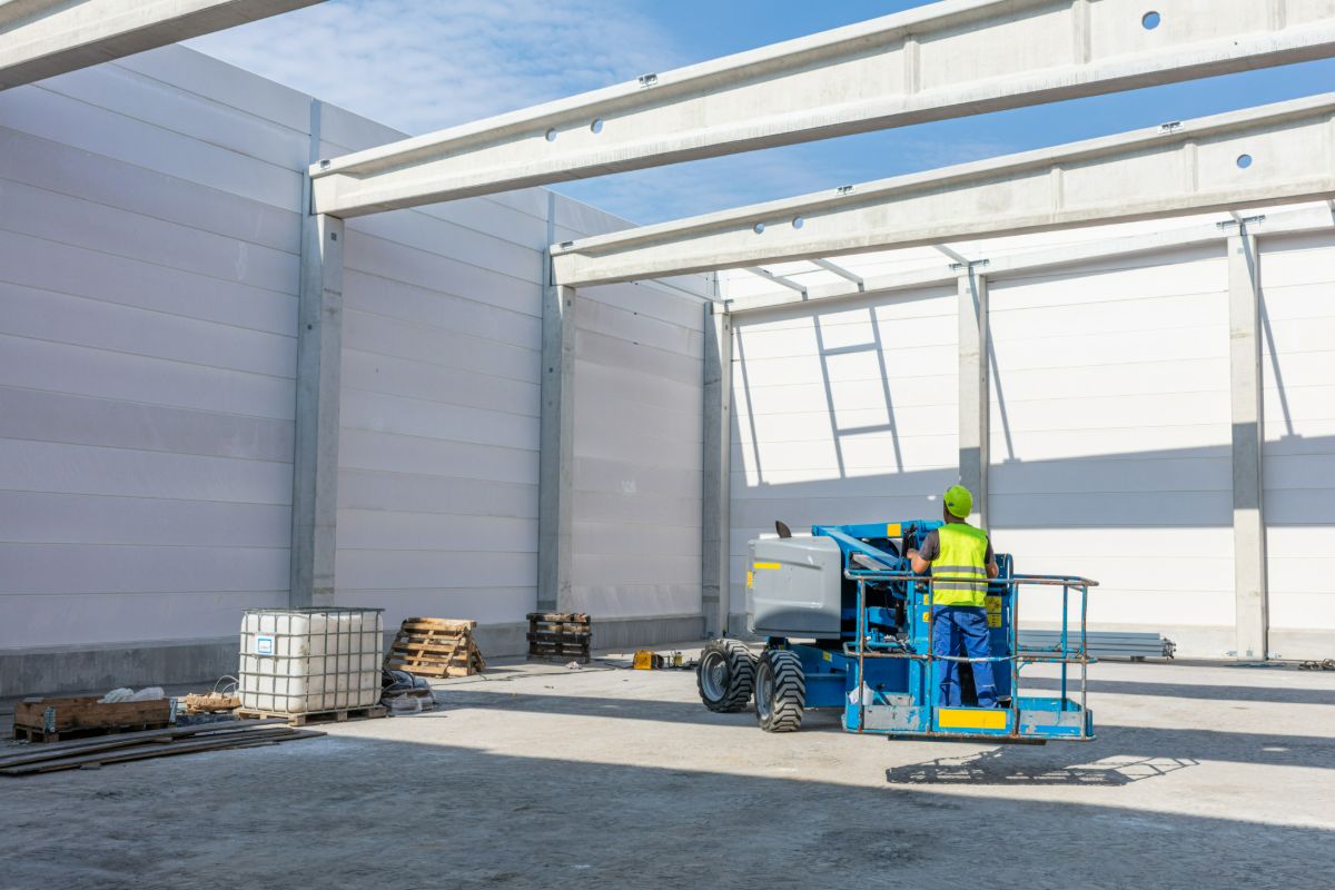 What to Look for in a Prefab Warehouse Distributor in the Philippines